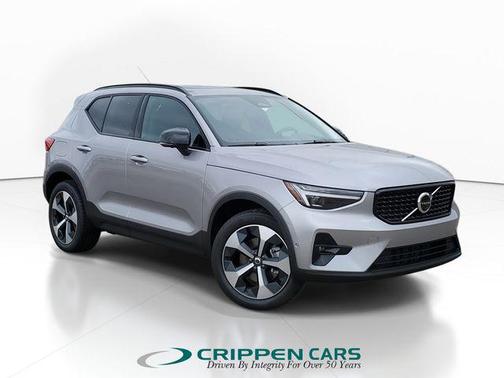 2026 Volvo XC40 B5 Plus