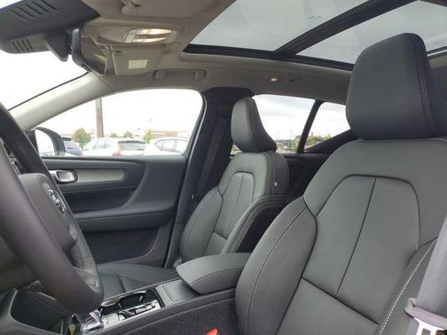 2026 Volvo XC40 B5 Plus