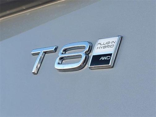 2025 Volvo XC90 Plug-In Hybrid T8 Plus 7-Seater