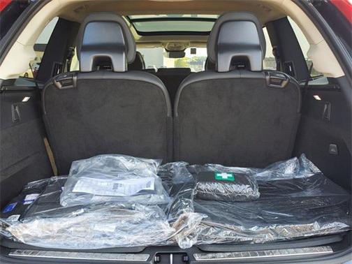 2025 Volvo XC90 Plug-In Hybrid Plus