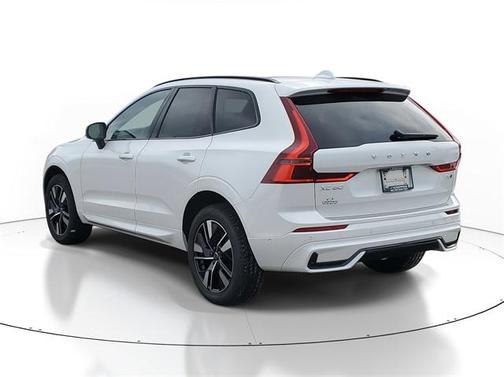 2026 Volvo XC60 B5 Plus