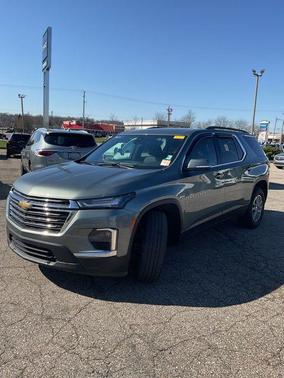 Silver Sage Metallic 2023 Chevrolet Traverse LT Cloth