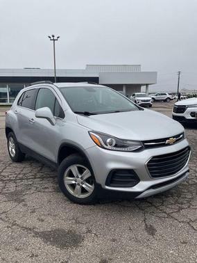 Silver Ice Metallic 2018 Chevrolet Trax LT