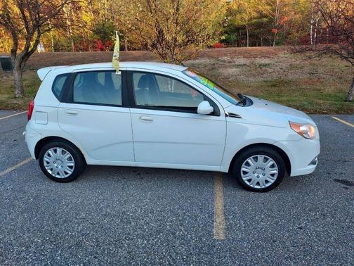 2011 Chevrolet Aveo 5 LT