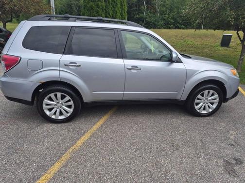 Ice Silver Metallic 2013 Subaru Forester 2.5X