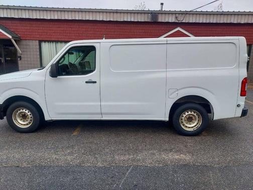 2014 Nissan NV Cargo NV2500 HD 4X2 3dr Cargo