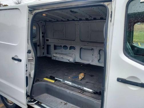 2014 Nissan NV Cargo NV2500 HD 4X2 3dr Cargo