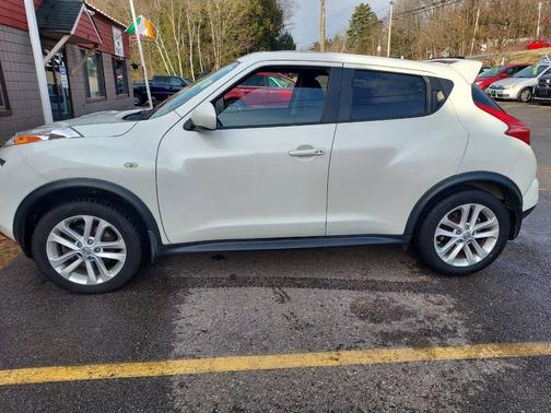 Pearl White 2013 Nissan Juke SV