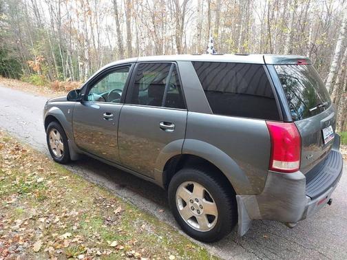 2005 Saturn Vue Base