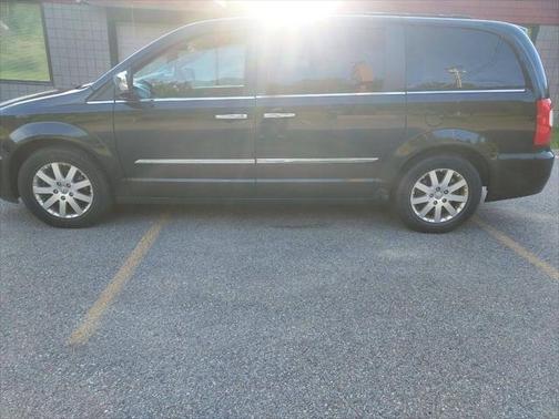 2012 Chrysler Town & Country Touring-L