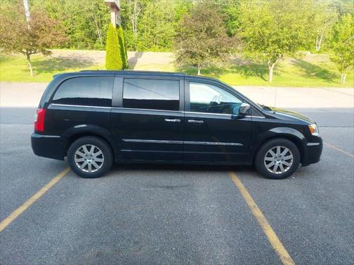 2012 Chrysler Town & Country Touring-L