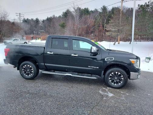 2017 Nissan Titan SL