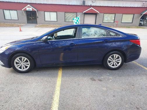 2012 Hyundai SONATA GLS