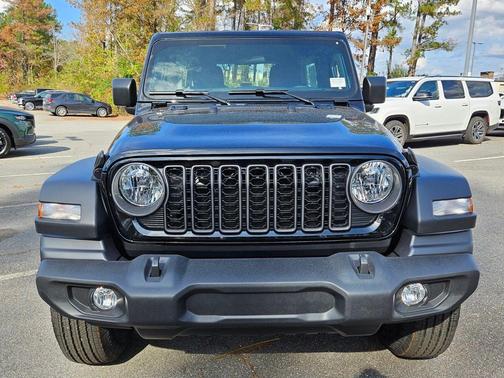 Black Clearcoat 2026 Jeep Wrangler Sport