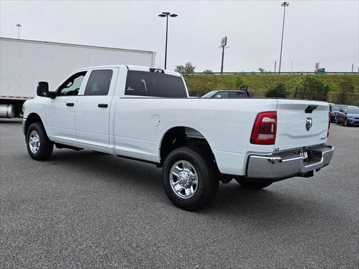 2024 RAM 2500 Tradesman Crew Cab 4x4 8' Box