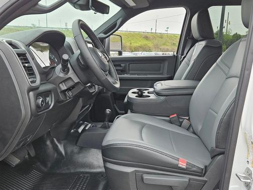 2024 RAM 2500 Tradesman Crew Cab 4x4 8' Box