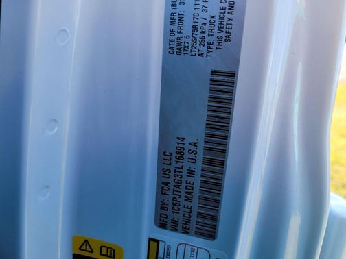 2026 Jeep Gladiator Willys 4x4