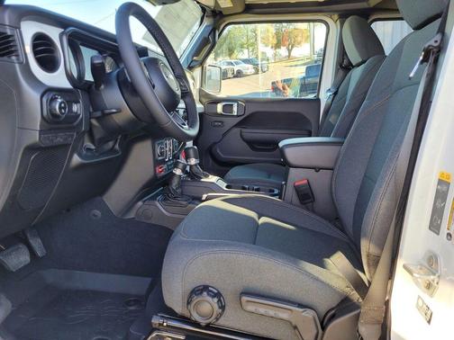 2026 Jeep Gladiator Willys 4x4