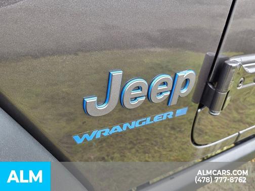 Granite Crystal Metallic Clearcoat 2025 Jeep Wrangler 4xe Willys