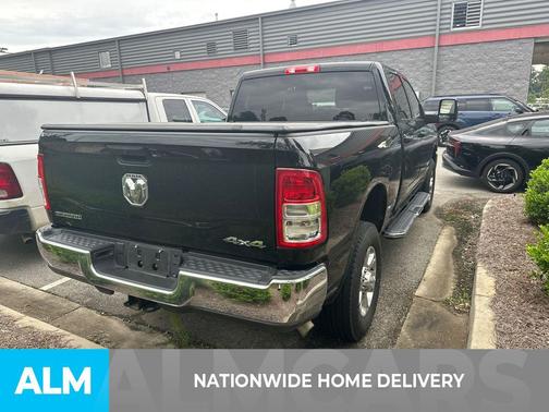 Diamond Black Crystal Pearlcoat 2024 RAM 2500 Big Horn Crew Cab 4x4 6'4' Box