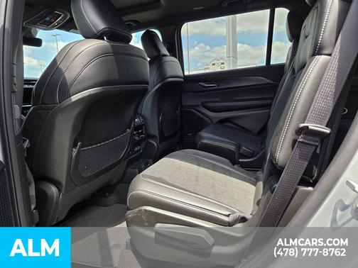 Silver Zynith 2025 Jeep Grand Cherokee L Altitude