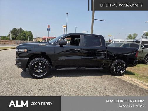 Diamond Black Crystal Pearlcoat 2026 RAM 1500 Warlock Crew Cab 4x4 5'7' Box