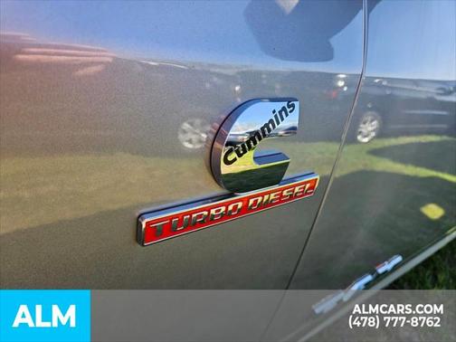2022 RAM 2500 Tradesman Crew Cab 4x4 6'4' Box