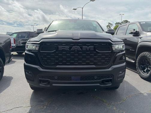 Diamond Black Crystal Pearlcoat 2026 RAM 1500 Warlock Crew Cab 4x4 5'7' Box