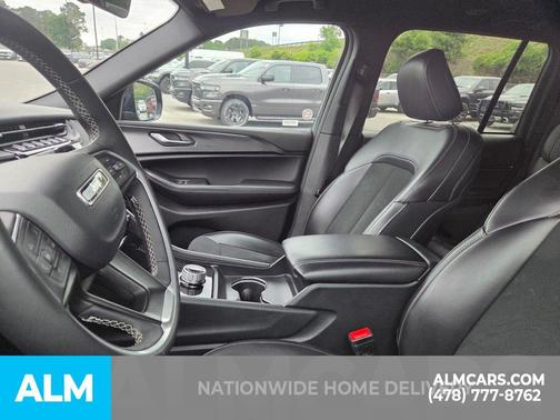 Diamond Black Crystal Pearlcoat 2025 Jeep Grand Cherokee Altitude