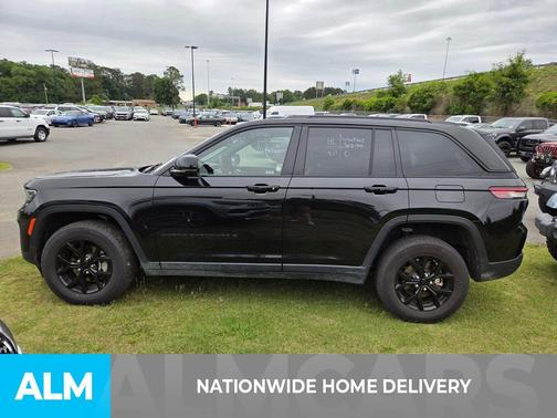 Diamond Black Crystal Pearlcoat 2025 Jeep Grand Cherokee Altitude