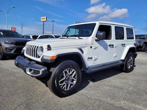 2026 Jeep Wrangler 4-Door Sahara 4x4