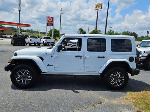 2025 Jeep Wrangler 4-Door Sahara 4x4