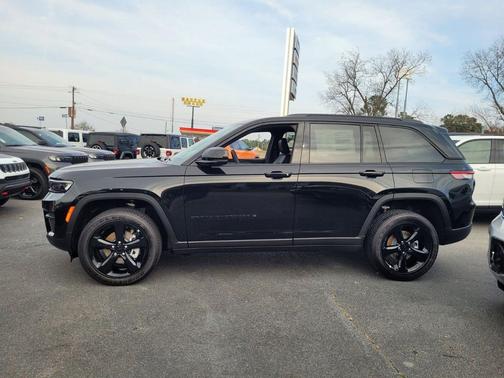 2025 Jeep Grand Cherokee Altitude