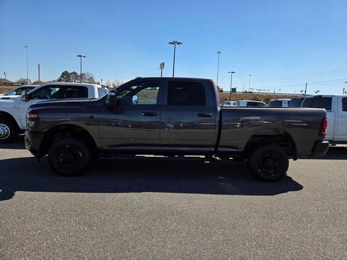 2026 RAM 2500 Tradesman Crew Cab 4x4 6'4' Box