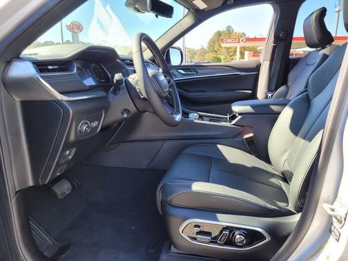 2025 Jeep Grand Cherokee Overland