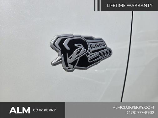 Ivory White Tri-Coat Pearlcoat 2026 RAM 1500 Laramie