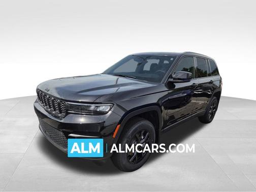 Diamond Black Crystal Pearlcoat 2025 Jeep Grand Cherokee Altitude
