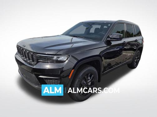 Diamond Black Crystal Pearlcoat 2025 Jeep Grand Cherokee Altitude