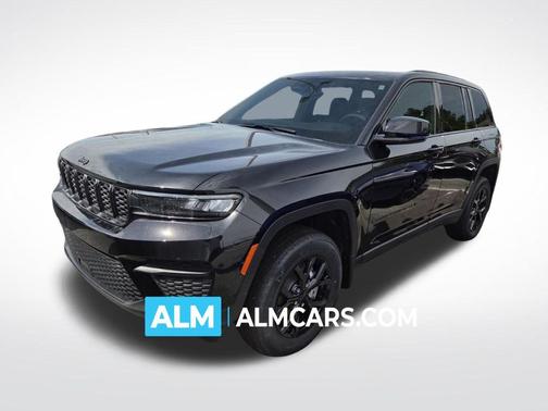 Diamond Black Crystal Pearlcoat 2025 Jeep Grand Cherokee Altitude