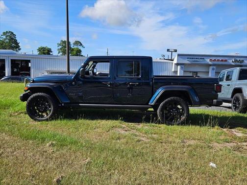 2025 Jeep Gladiator Nighthawk