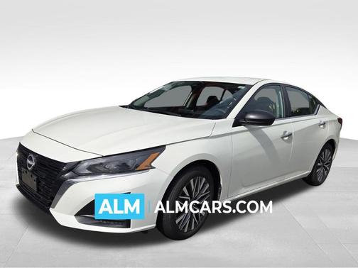 Glacier White 2025 Nissan Altima 2.5 SV