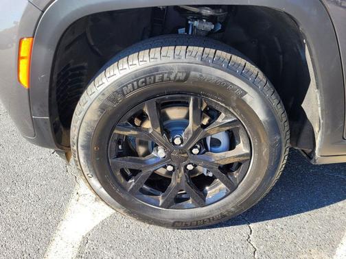 2026 Jeep Grand Cherokee Altitude