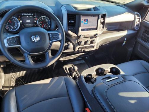 2024 RAM 2500 Tradesman Crew Cab 4x4 8' Box