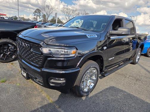 Diamond Black Crystal Pearlcoat 2026 RAM 1500 Big Horn/Lone Star