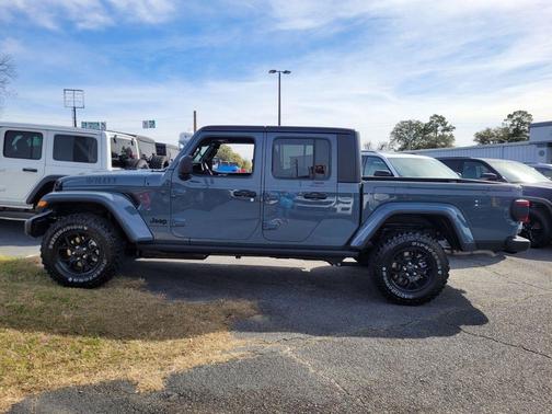2026 Jeep Gladiator Willys 4x4
