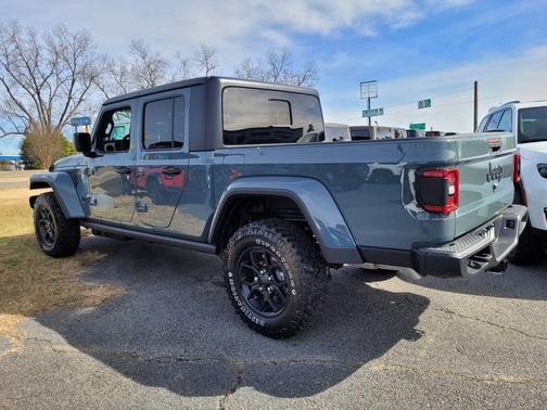 2026 Jeep Gladiator Willys 4x4