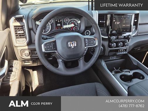 Diamond Black Crystal Pearlcoat 2026 RAM 1500 Big Horn/Lone Star