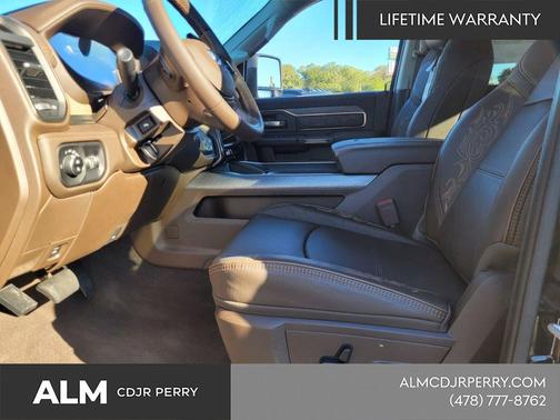 Diamond Black Crystal Pearlcoat 2026 RAM 2500 Longhorn