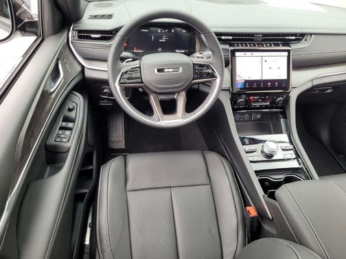 2025 Jeep Grand Cherokee L Overland