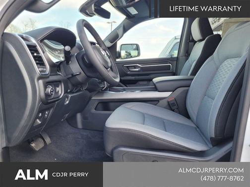 Bright White Clearcoat 2026 RAM 1500 Big Horn/Lone Star